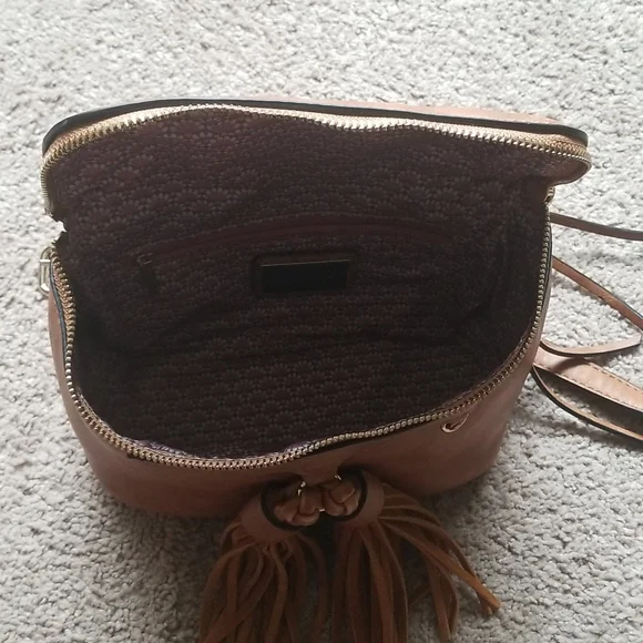 Moda Luxe cognac adjustable waist bag with tassles - Picture 4 of 7